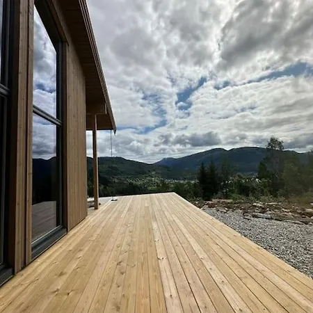 Holiday home I Flott Og Naer Breen *