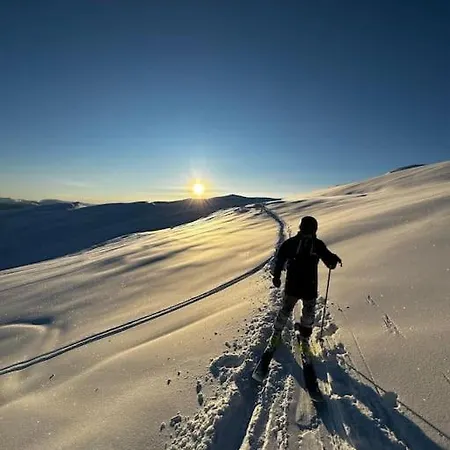 I Flott Og Naer Breen