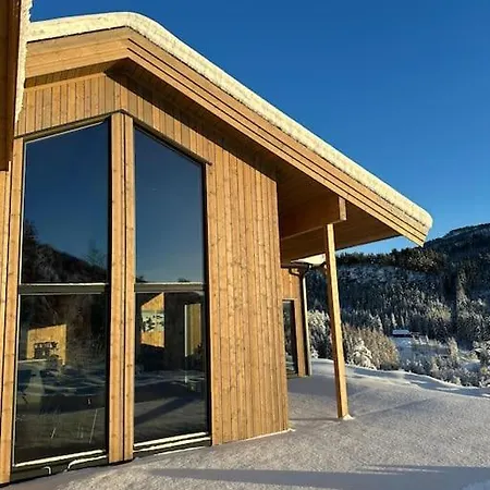 Holiday home I Flott Og Naer Breen *
